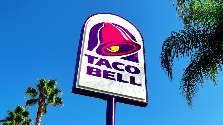 Taco Bell sign