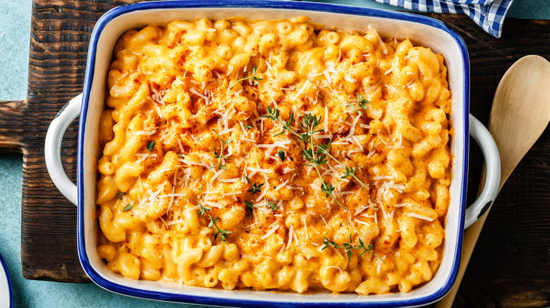 Macaroni and cheese casserole dish