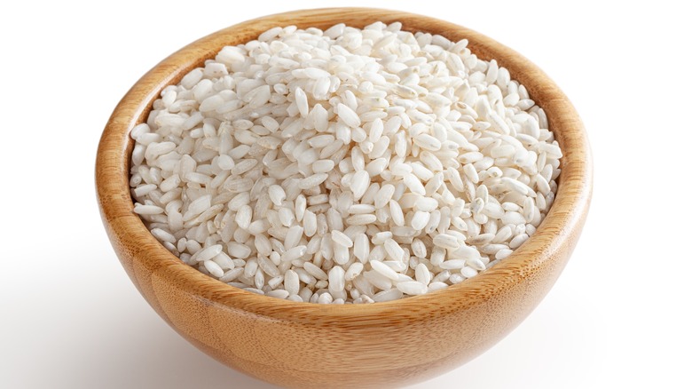 uncooked arborio rice in bowl