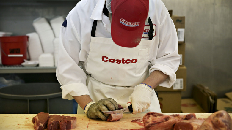 https://www.thedailymeal.com/img/gallery/13-tips-for-making-the-most-of-the-costco-butcher/intro-1694090640.jpg