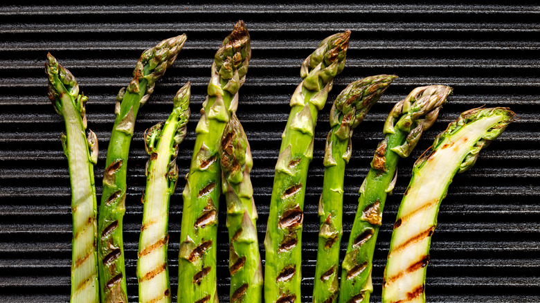 Asparagus on grill