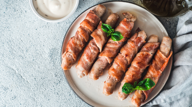Bacon wrapped sausage links