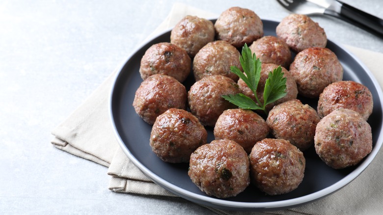 Plate full of meatballs