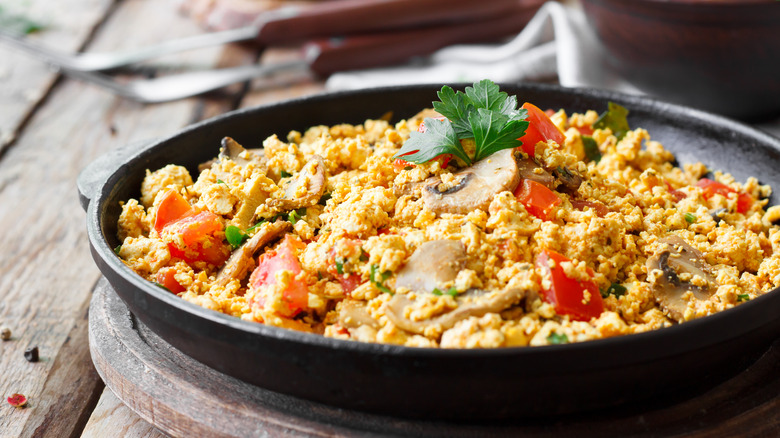 Pan of scrambled tofu