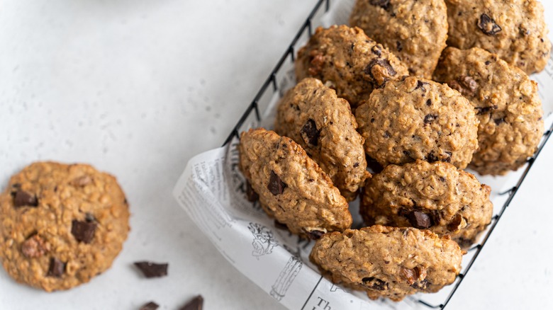 basket of oatmeal cookies