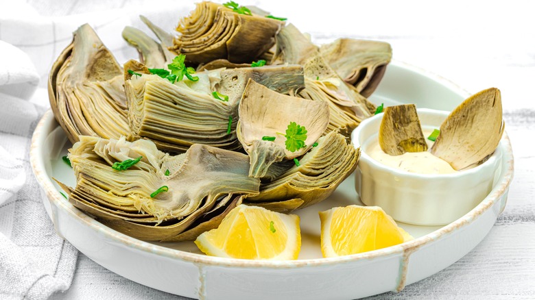 artichokes with lemon and aioli