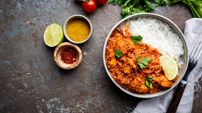 Chicken tikka masala with rice