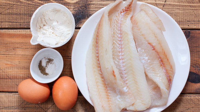 Pollock fillets with batter ingredients