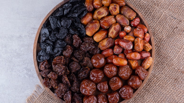 Bowl of dates