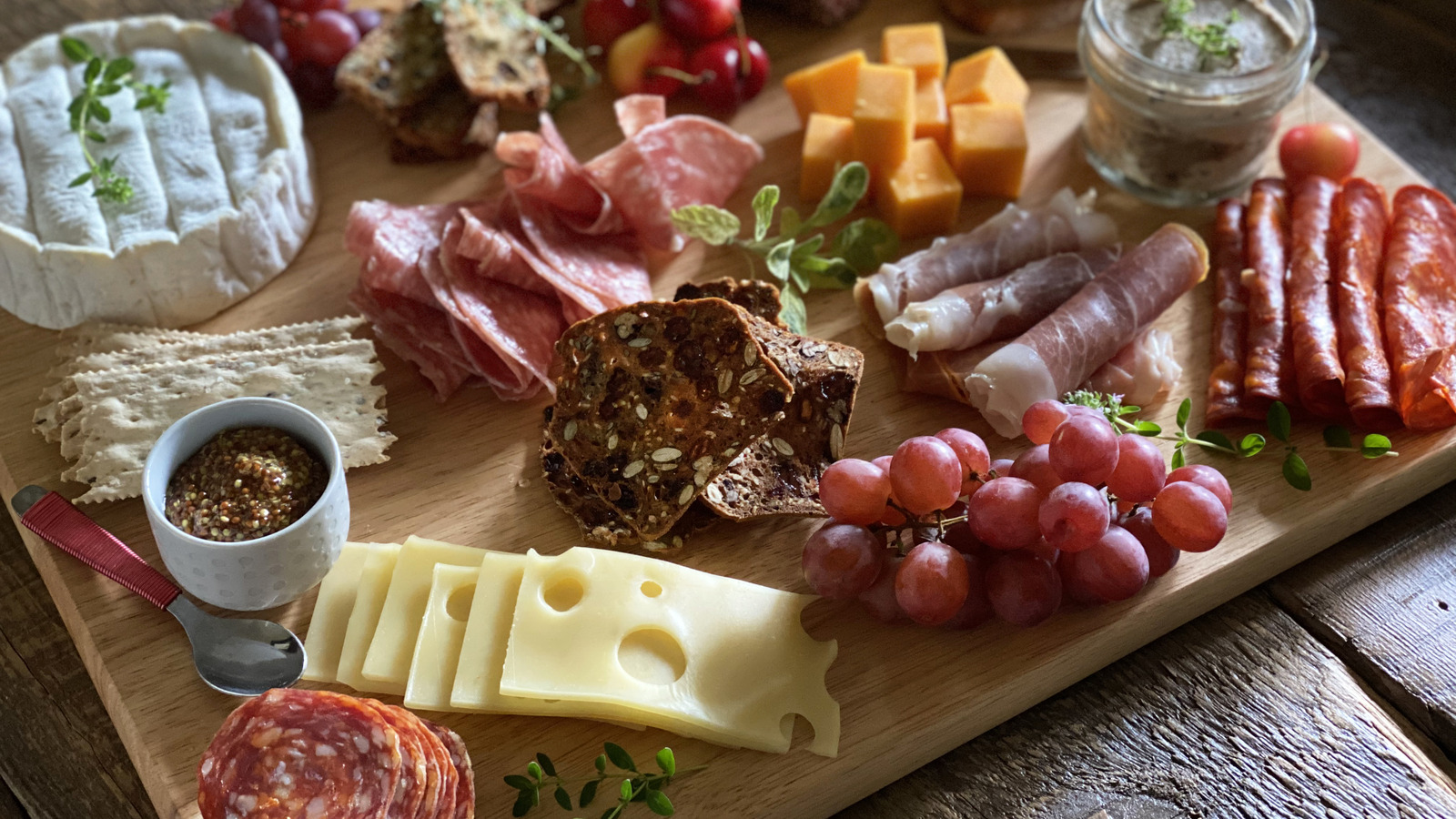 14 Common Mistakes To Avoid When Making A Charcuterie Board