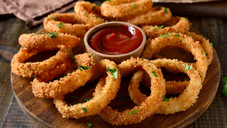 platter of onion rings