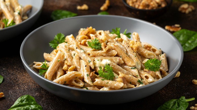 pasta with penne and walnut