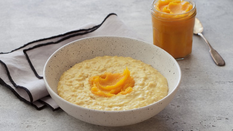 oatmeal with pumpkin puree