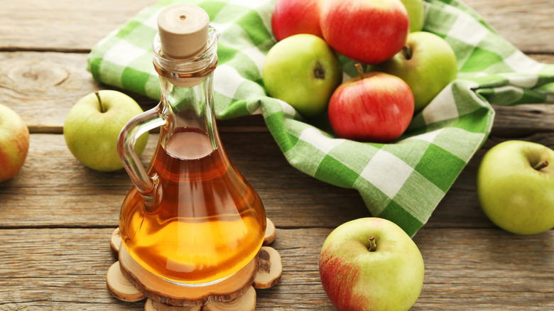 Apples and apple cider vinegar