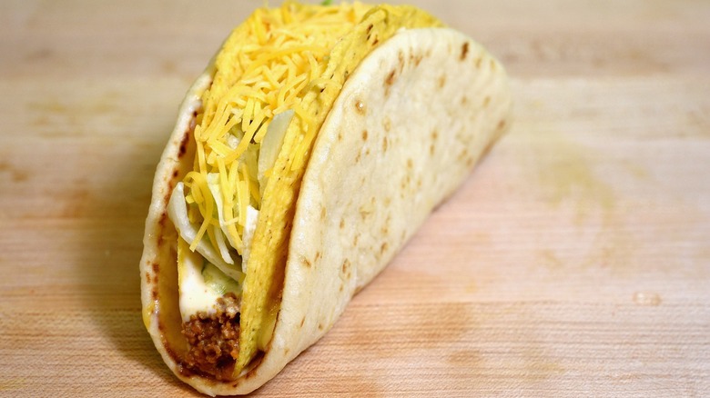 Taco Bell Cheesy Gordita Crunch