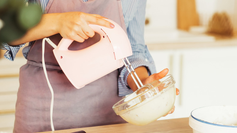 mixing whipped cream