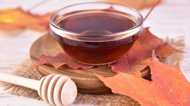 maple syrup in bowl