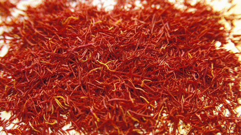 pile of saffron