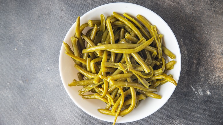 bowl of canned green beans