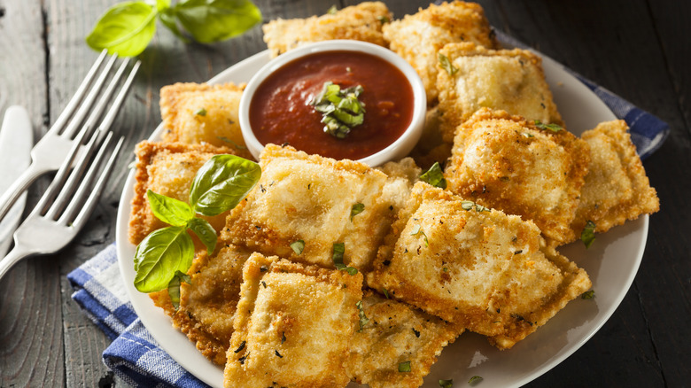 Toasted ravioli with marinara sauce