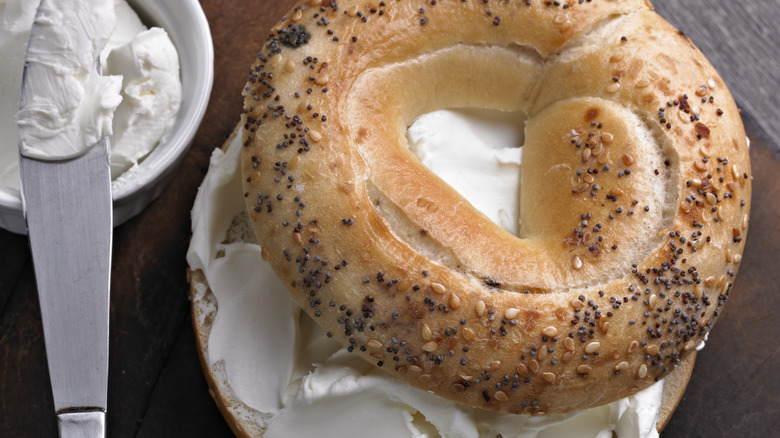 bagel with cream cheese