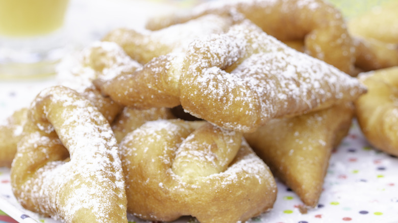 beignets with powdered sugar