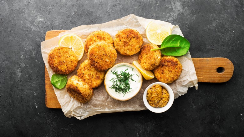 fishcakes with lemon and sauce