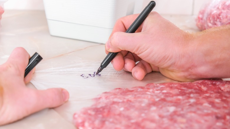 labeling package of meat to freeze