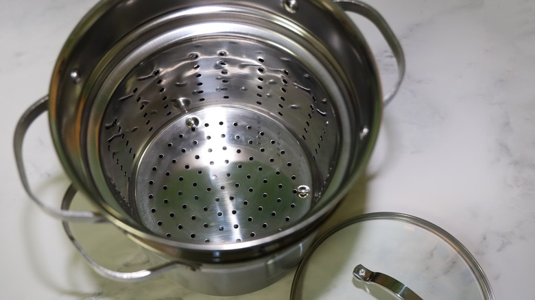 steam basket in stove pot