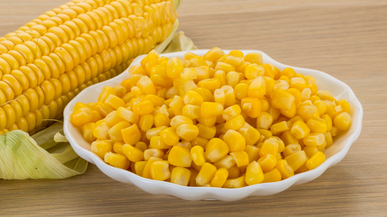 sweet corn in bowl