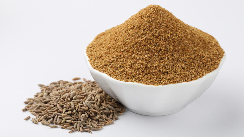 ground cumin and cumin seeds