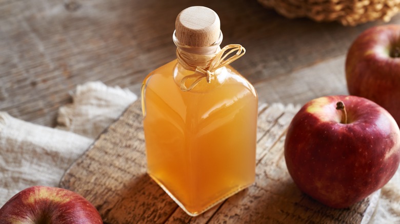 bottle of apple cider vinegar