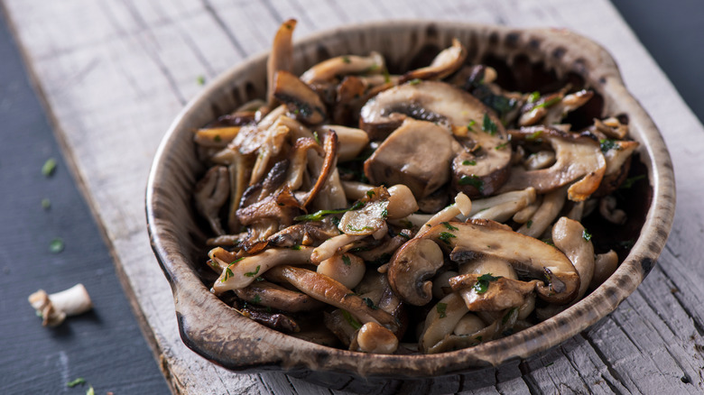 Sliced and cooked mushrooms