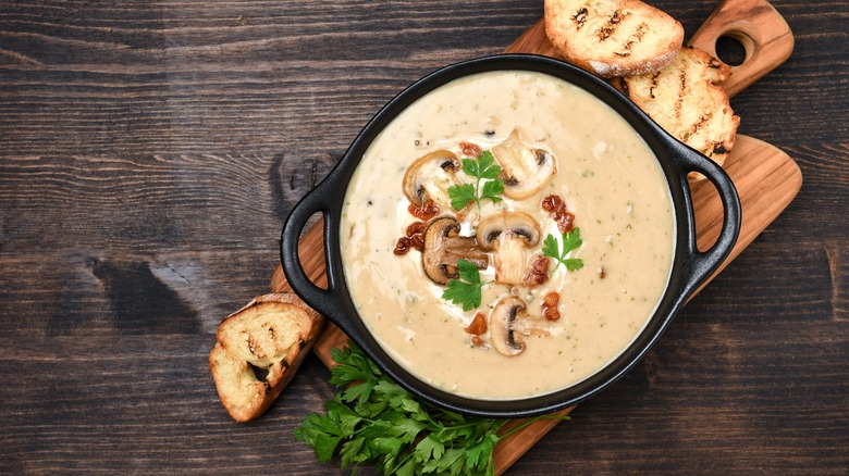mushroom soup with bread