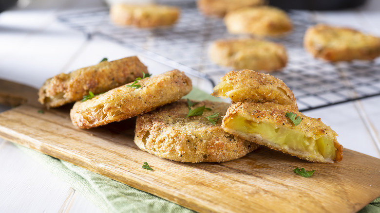 Fried green tomatoes