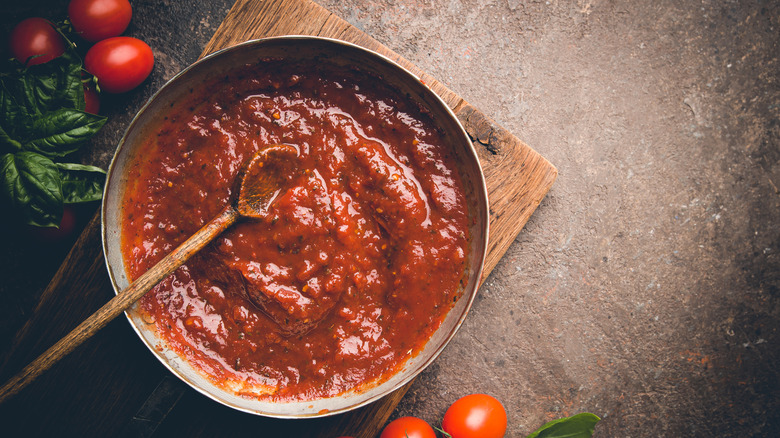 homemade tomato sauce