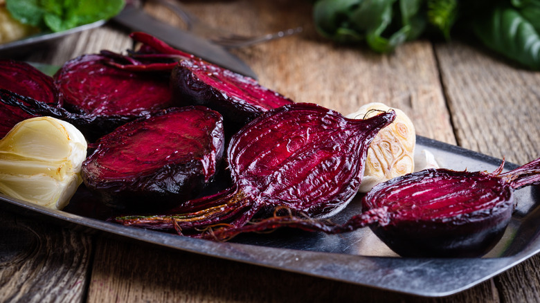 Roasted beets with garlic