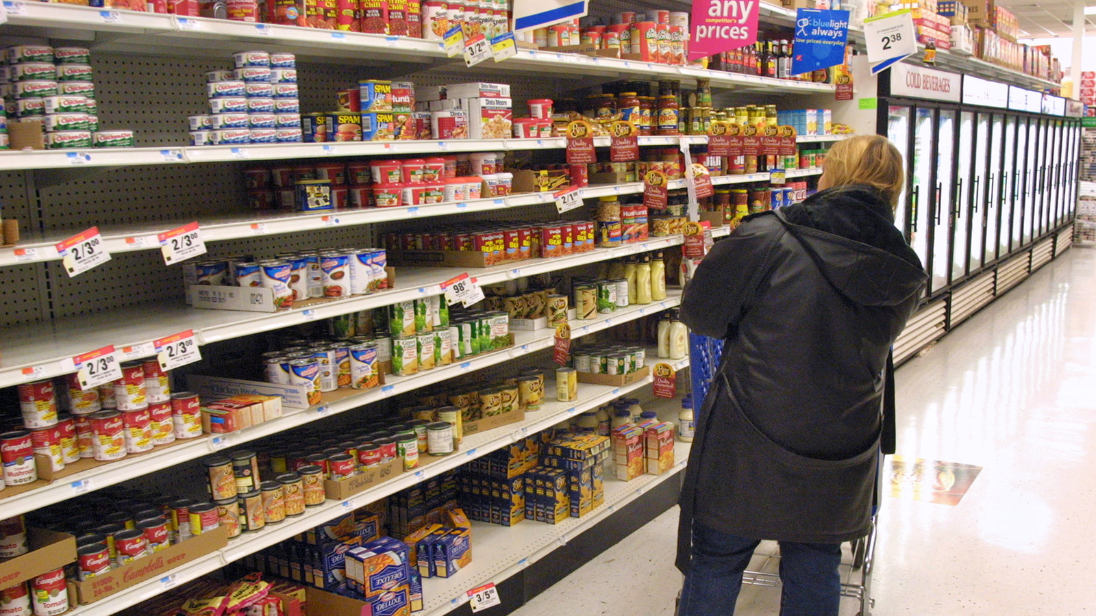 14 Mistakes You're Probably Making When Buying Food At Walmart