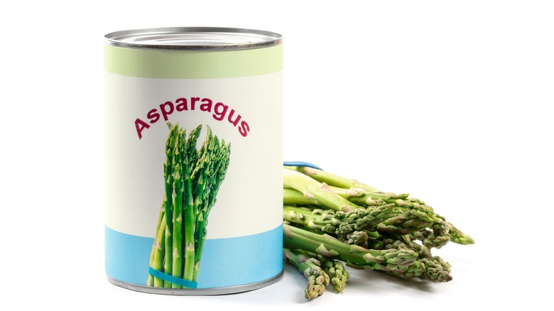 can of asparagus and fresh asparagus