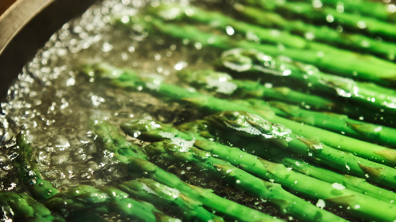 asparagus in boiling water