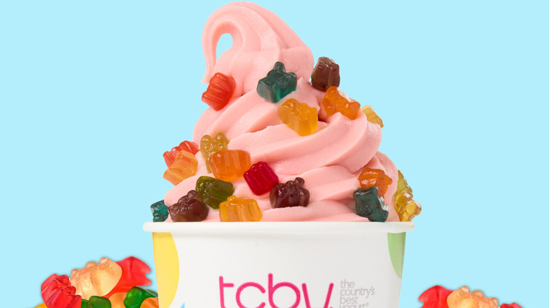 Frozen Yogurt with gummy bears
