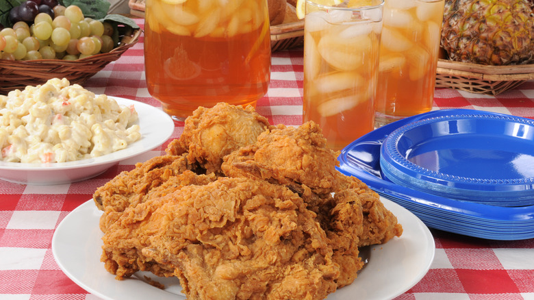 Fried chicken and iced tea