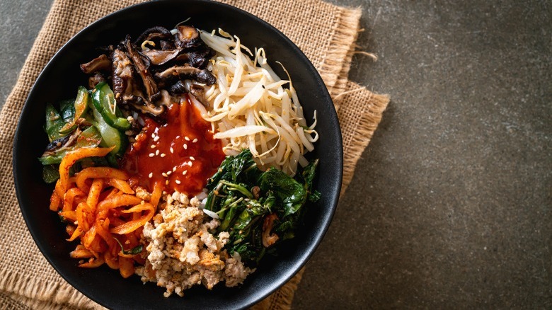 bibimbap in bowl 