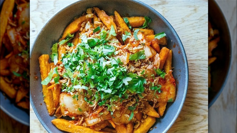 kimchi fries