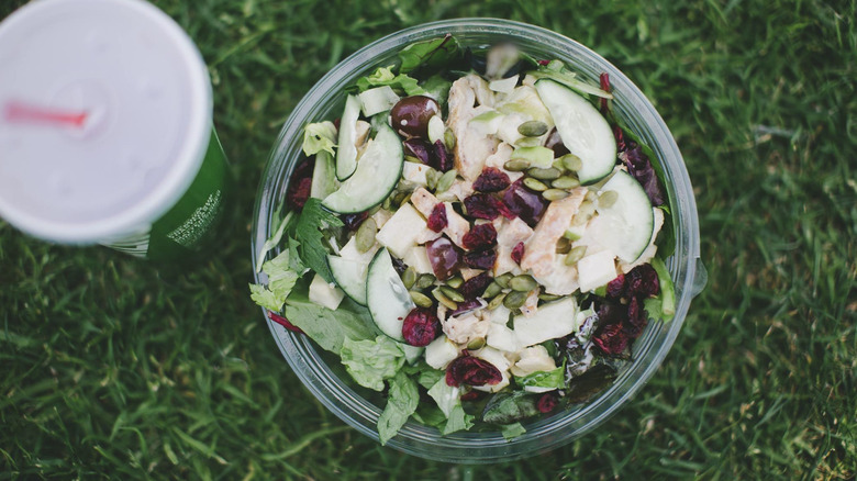 Quiznos Apple Harvest Salad