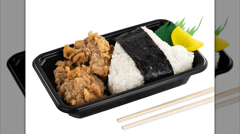 7-Eleven fried chicken bento box