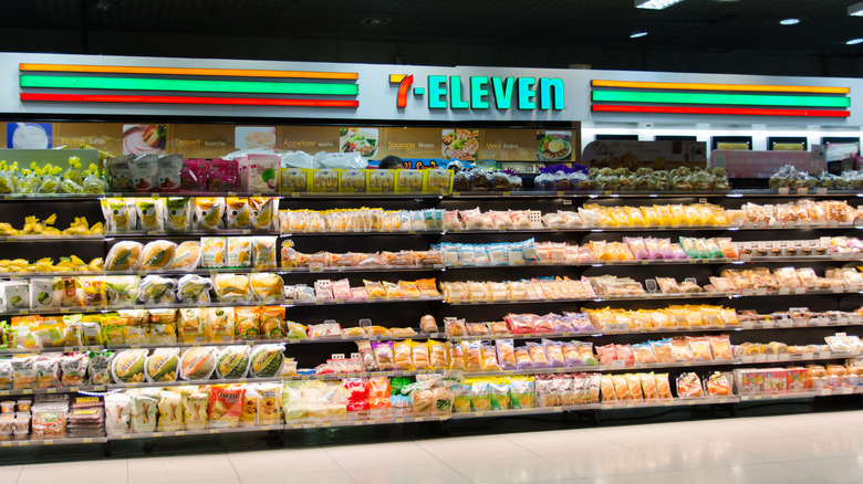 7-Eleven food shelves