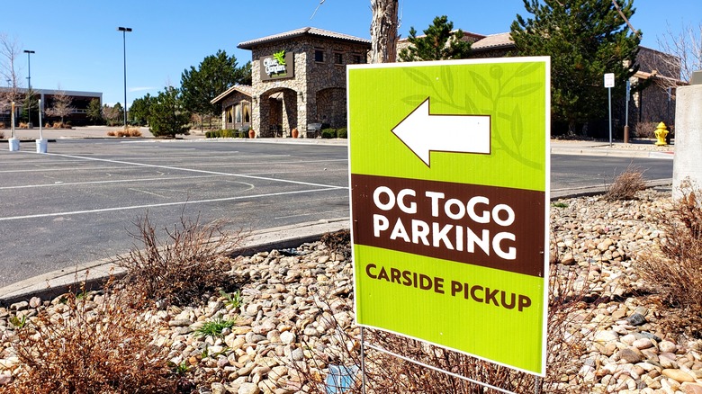 Olive Garden to go sign