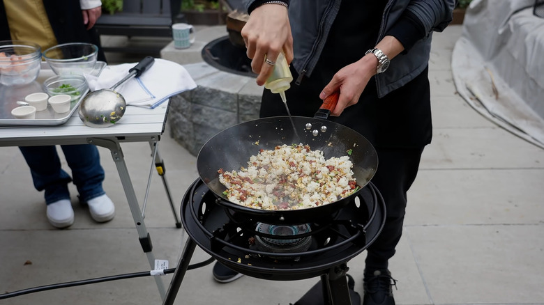 Adding oil during cooking