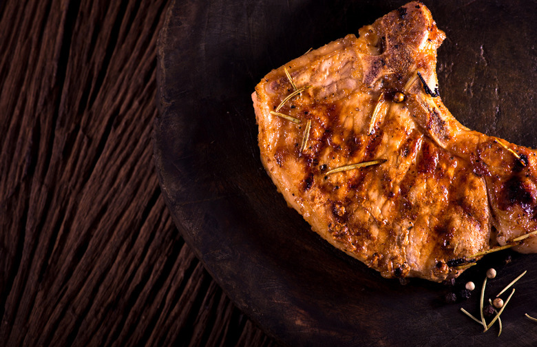 Beer-Braised Pork Chops With Pears and Apples